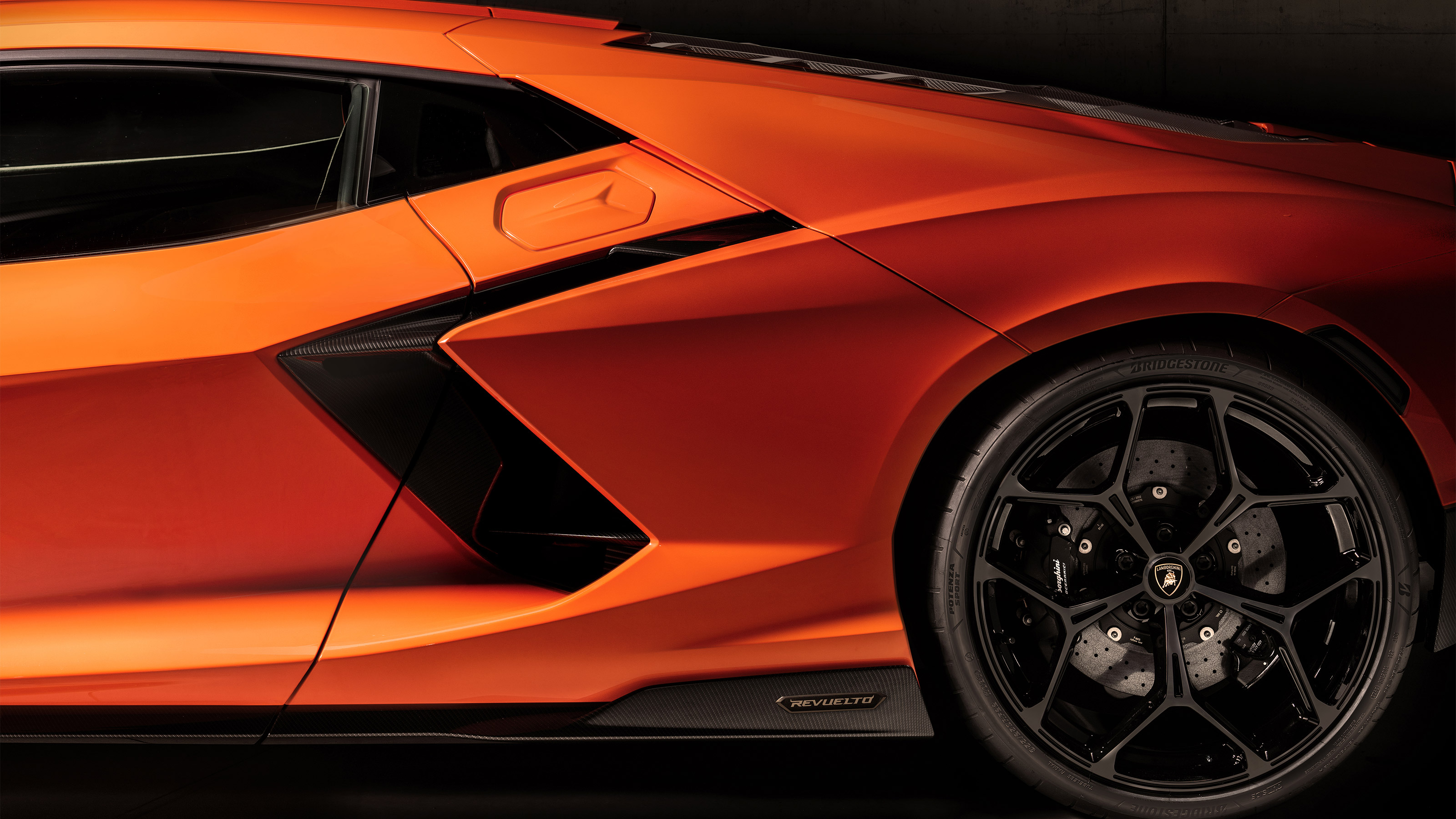 Lamborghini Revuelto