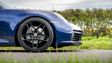 Litchfield Porsche 911 Carrera 4 992