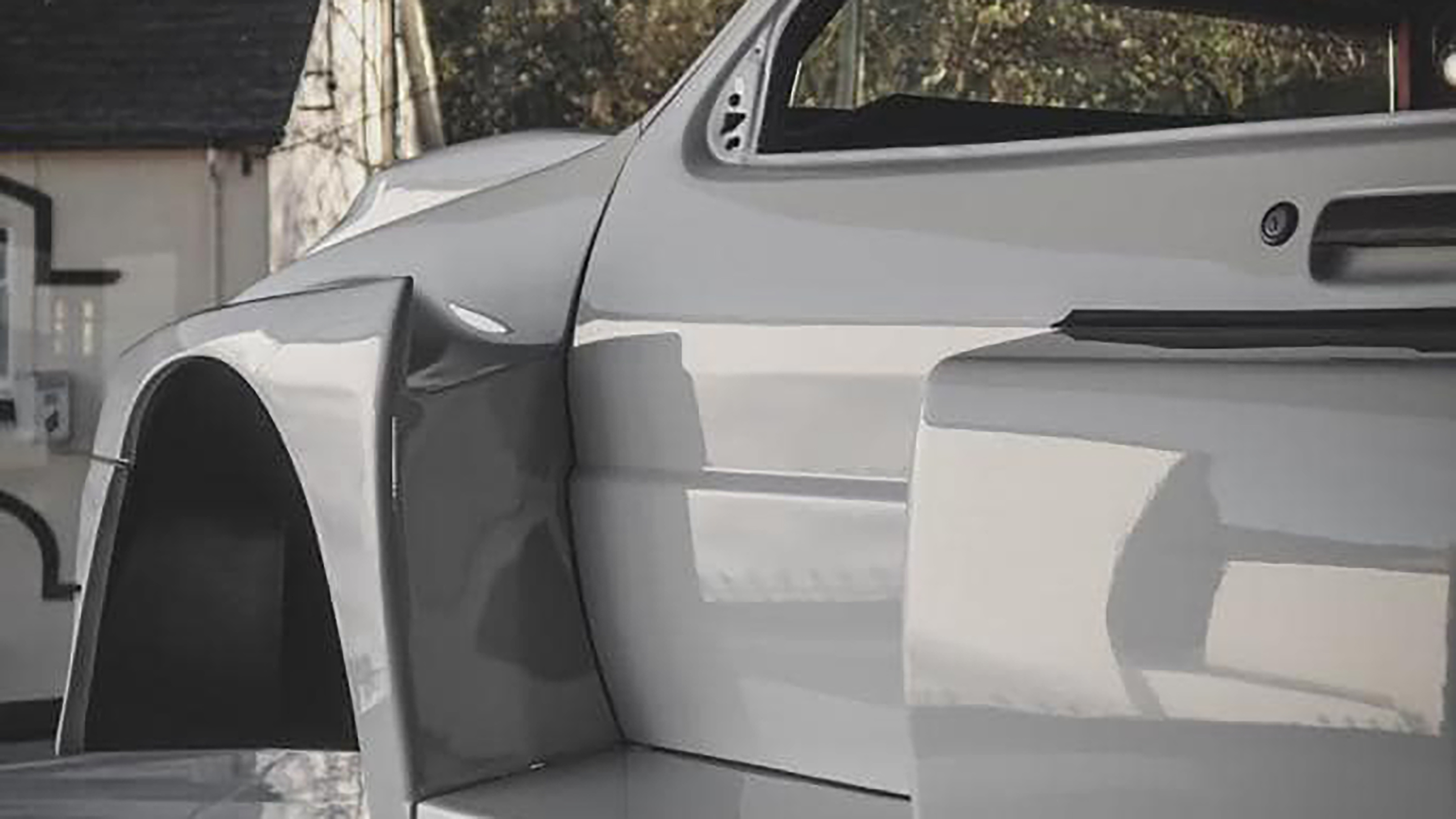 MST Metro 6R4 - wheel arches