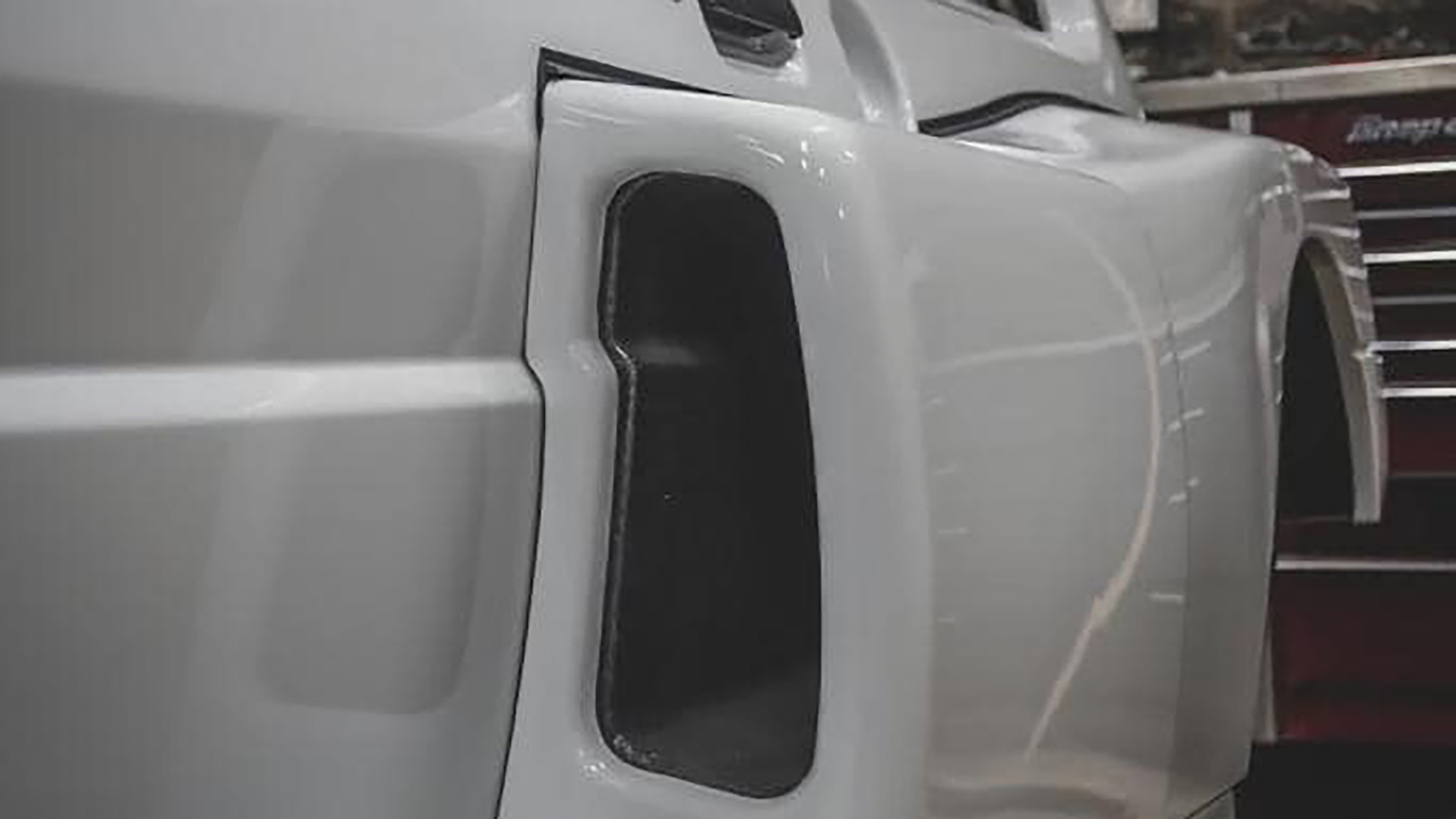 MST Metro 6R4 - side vent