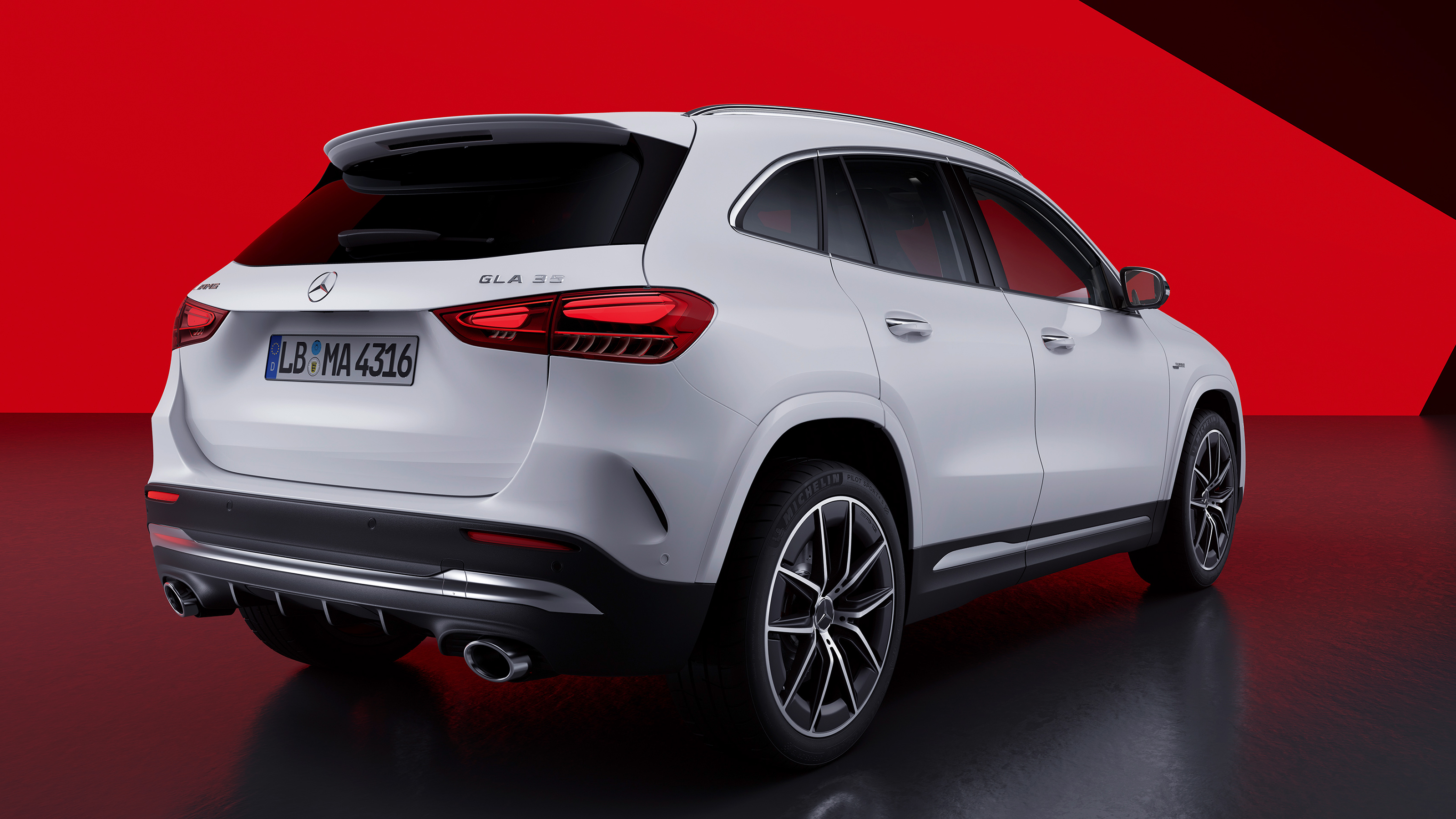 Mercedes-AMG GLA35 - rear