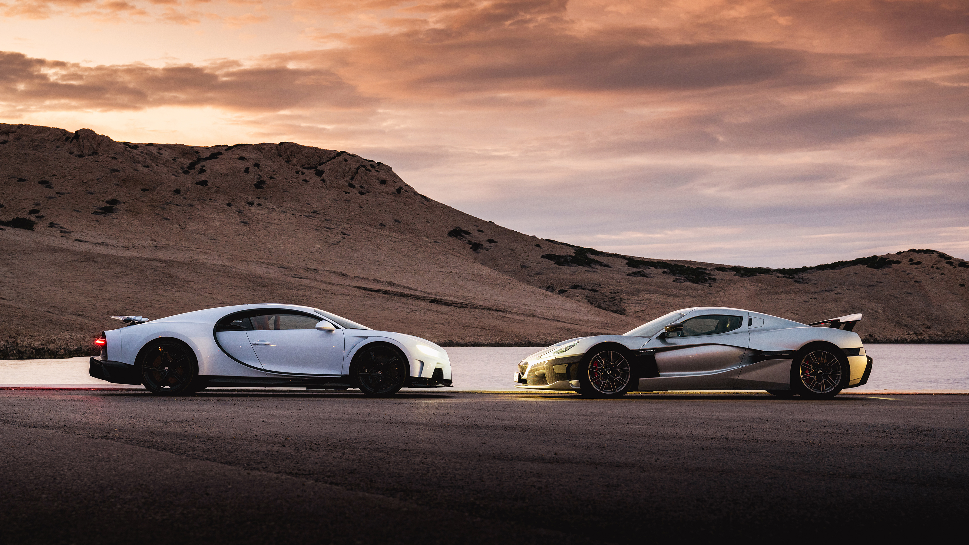 Rimac Nevera vs Bugatti Chiron Super Sport - static