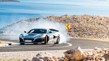 Rimac Nevera vs Bugatti Chiron Super Sport - Rimac drift