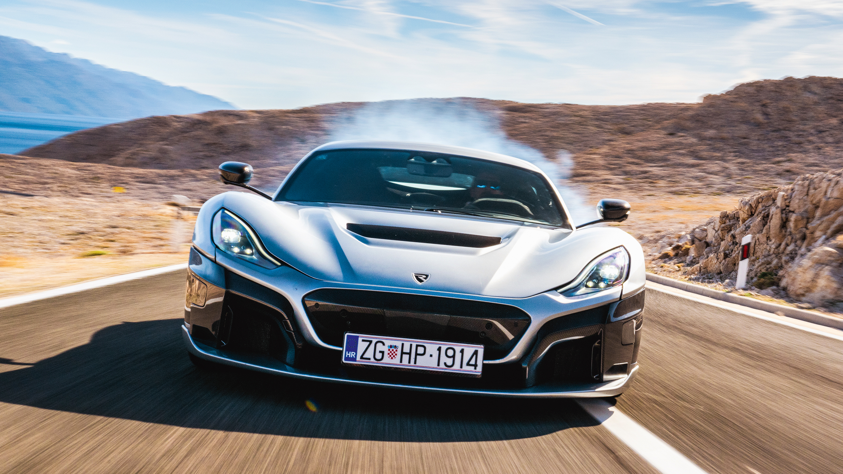 Rimac Nevera vs Bugatti Chiron Super Sport - Rimac burnout