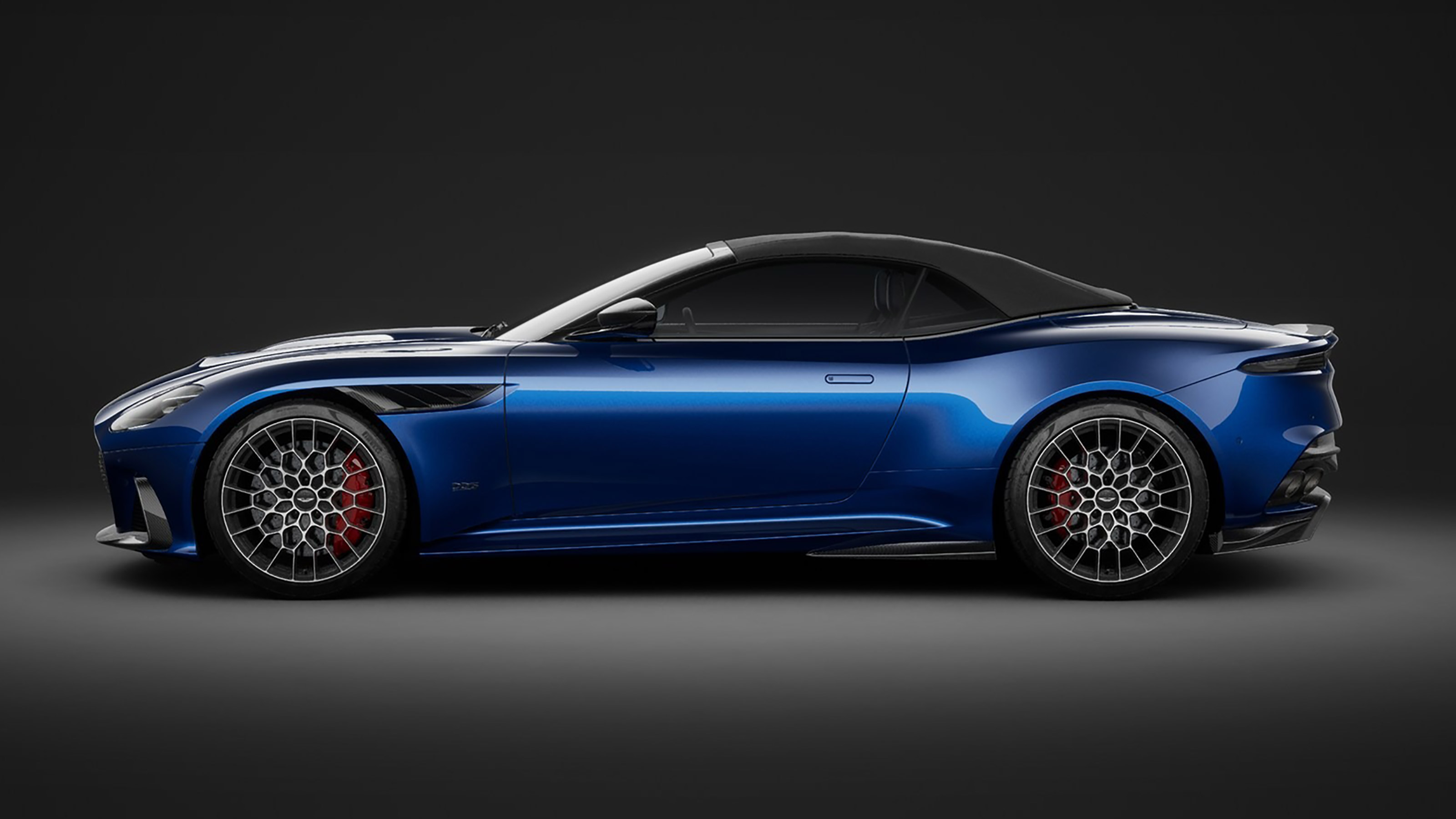 Aston Martin DBS 770 Ultimate Volante