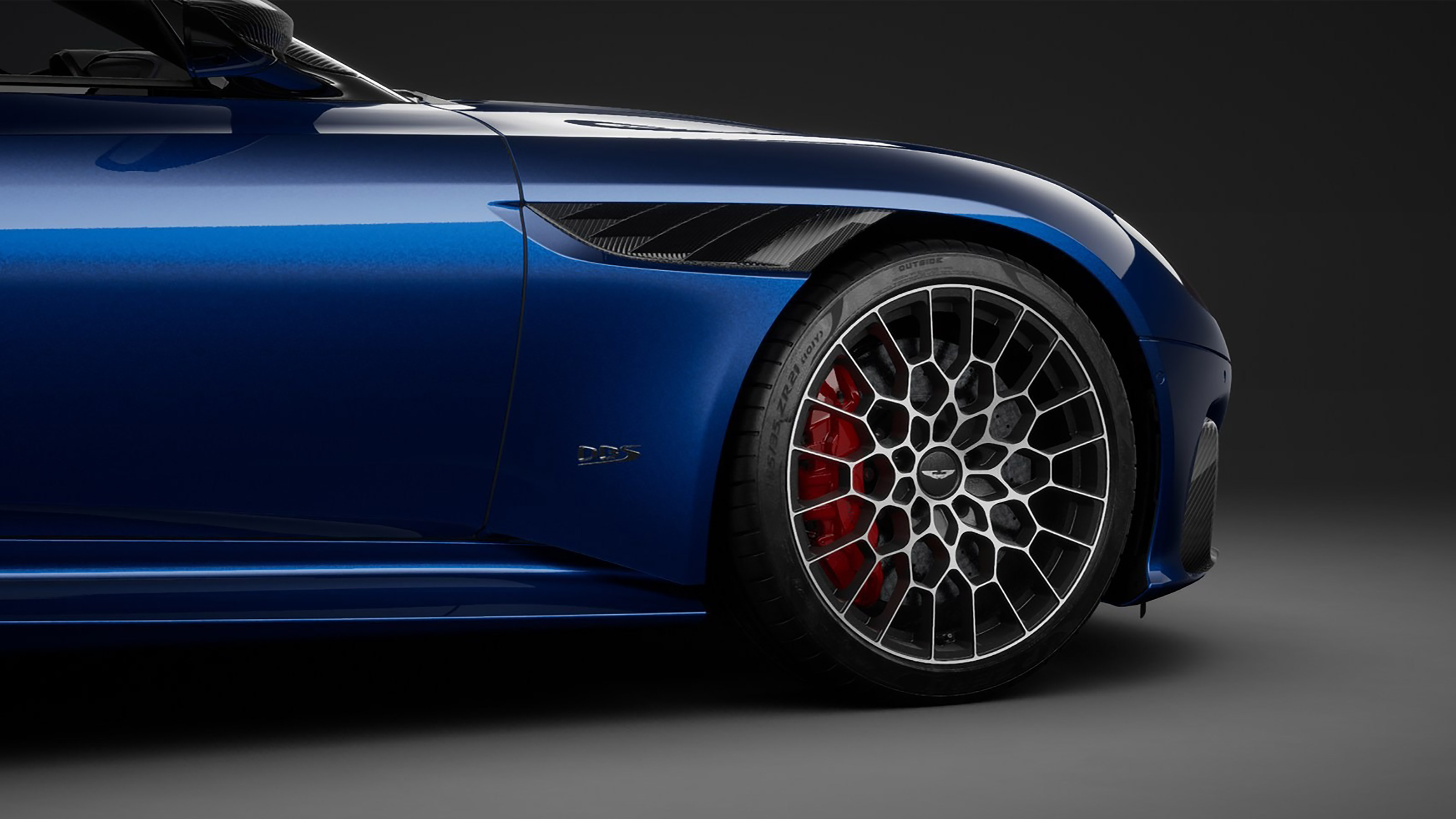 Aston Martin DBS 770 Ultimate Volante