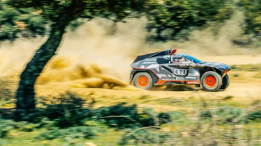 Audi RS Q e-tron dakar drive