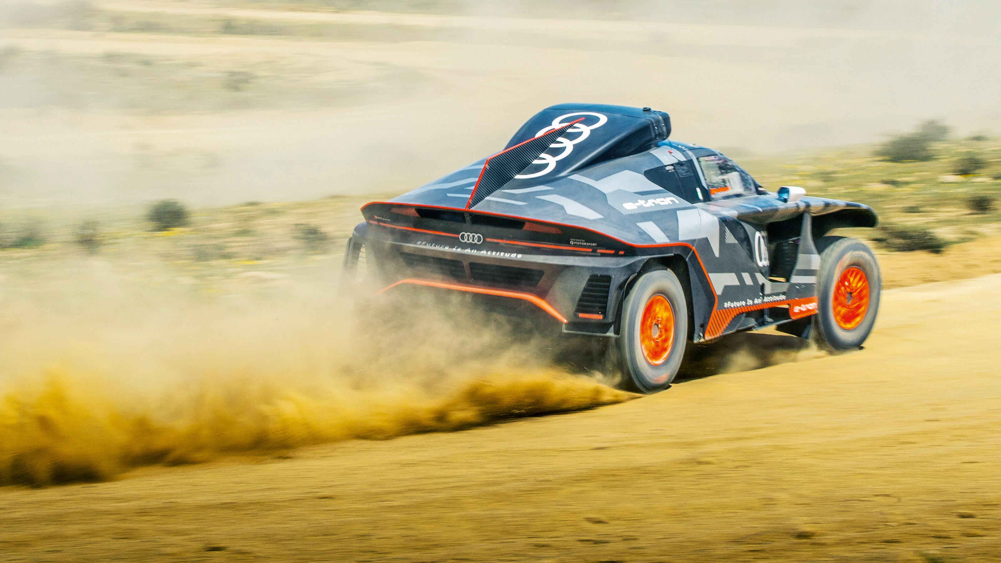 Audi RS Q e-tron dakar drive