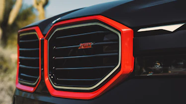 BMW XM Label Red – front grille