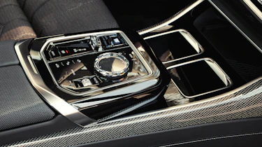 BMW i7 M70 - centre console