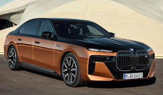 BMW i7 M70 - front