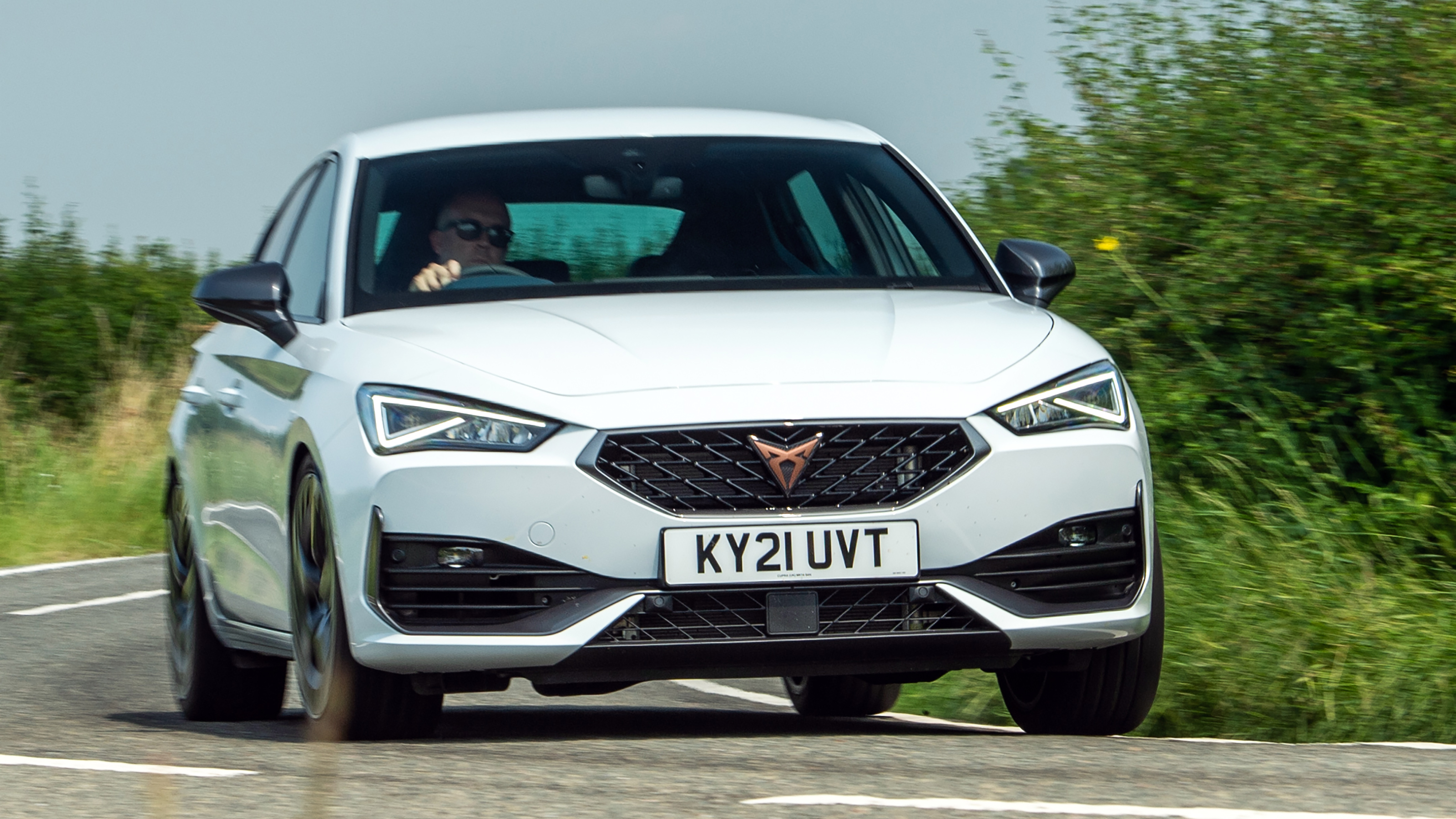 Cupra Leon 300 - front 