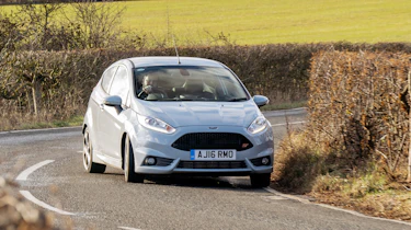 Ford Fiesta ST200 – slide