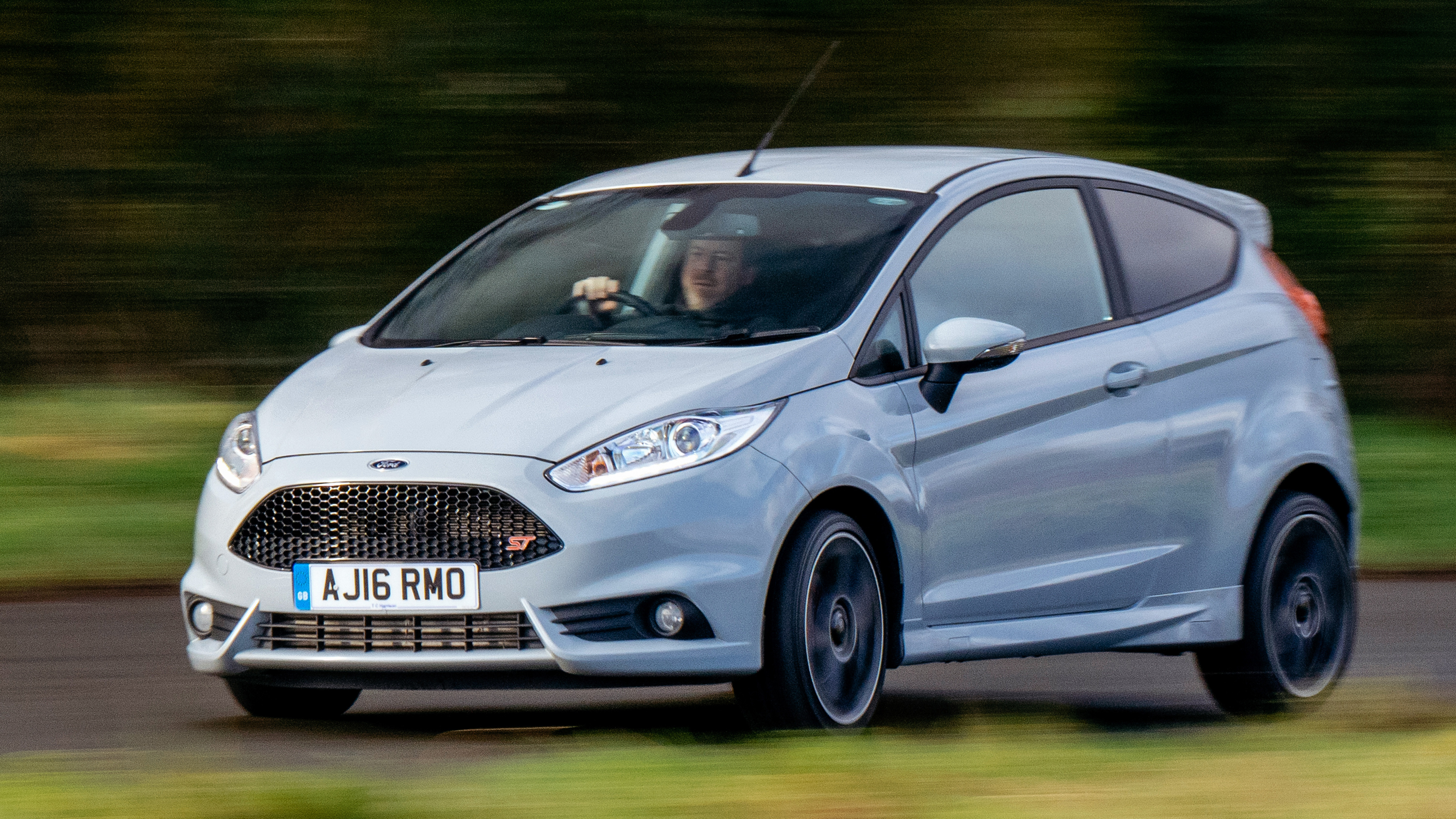 Ford Fiesta ST200 – cornering