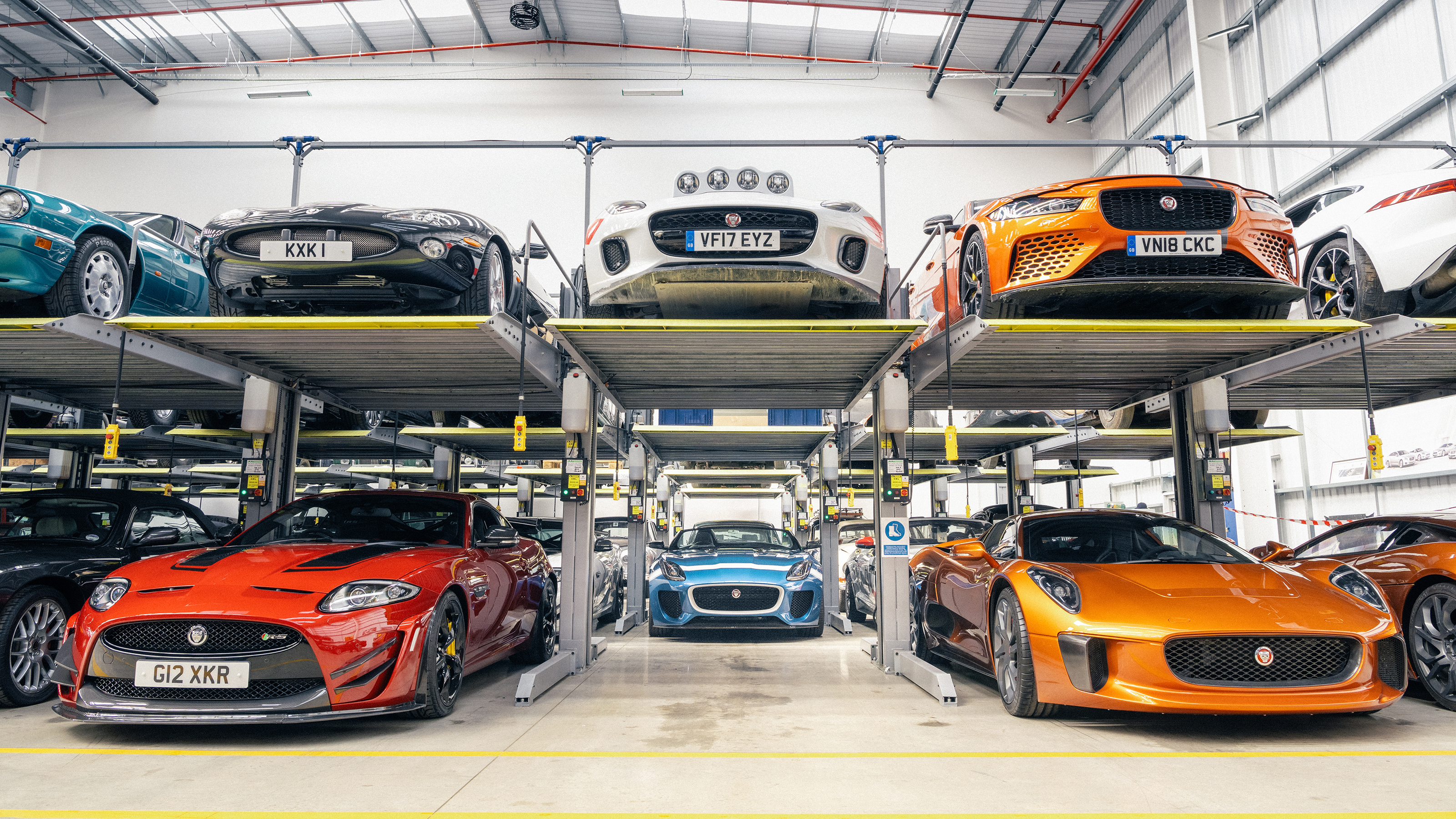 Jaguar Land Rover Classic Workshop - modern cars