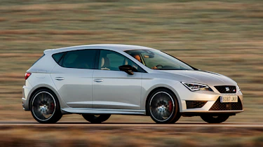 Seat Leon Cupra 290 - panning shot