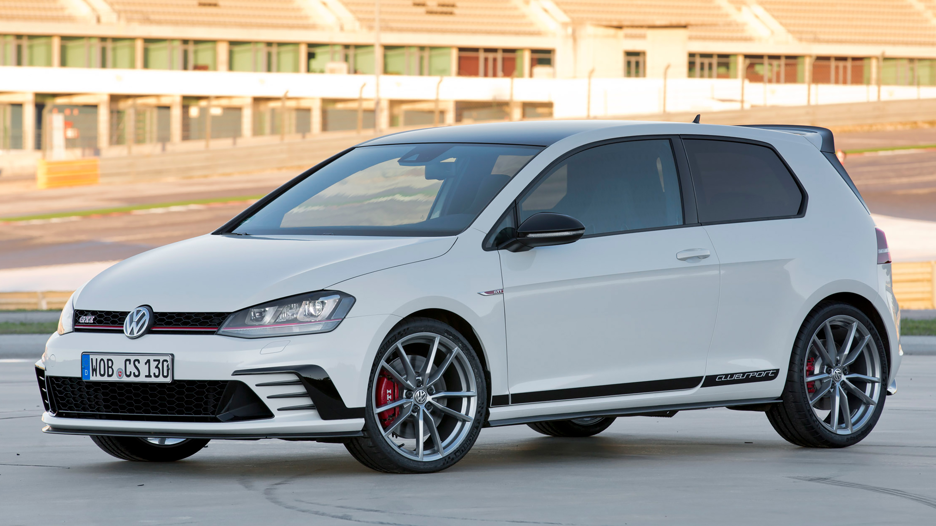 Volkswagen Golf GTI Clubsport S - front