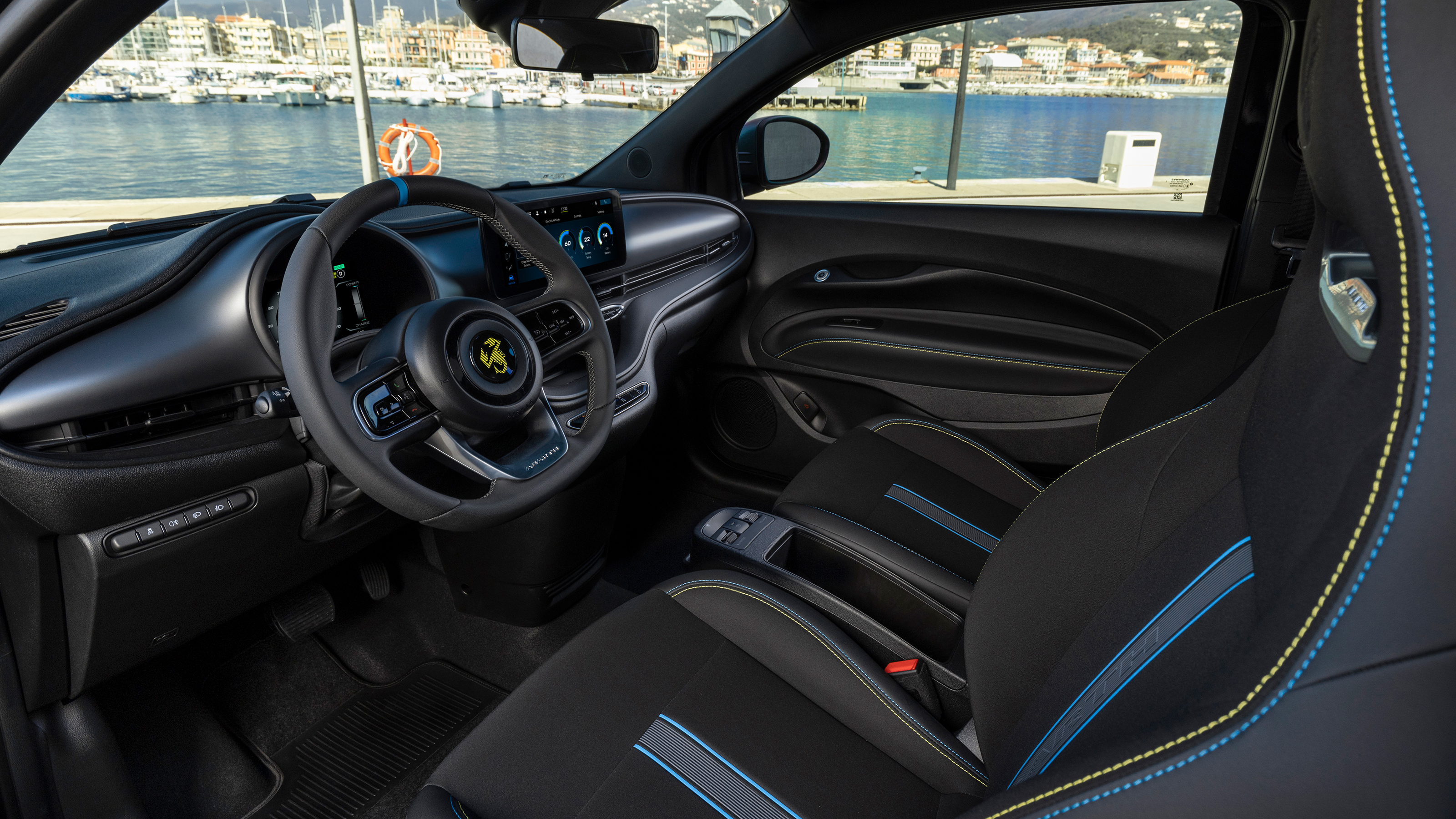 Abarth 500e – interior