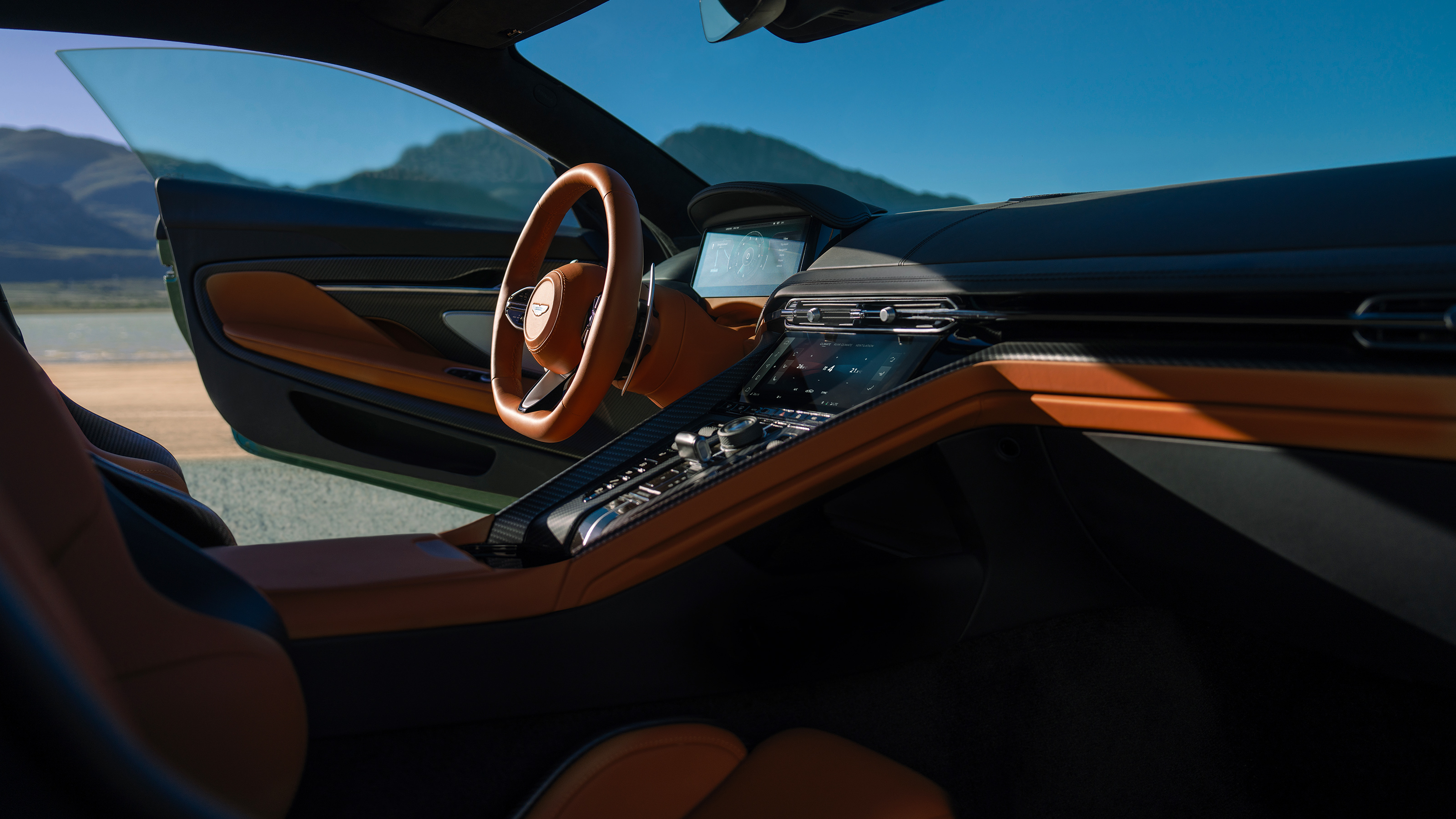 Aston Martin DB12 – cabin