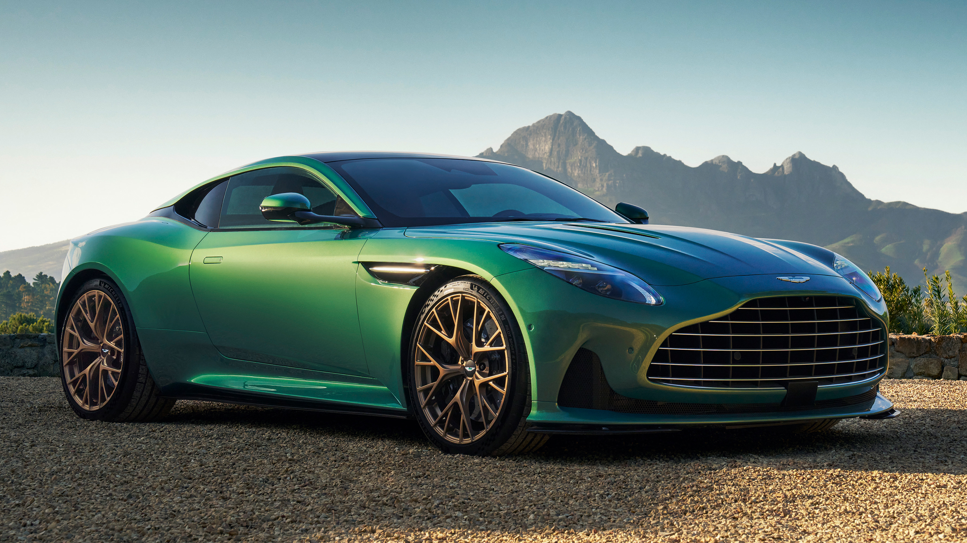 Aston Martin DB12 – front static