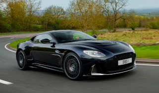 Aston Martin DBS 770 Ultimate – tracking cornering