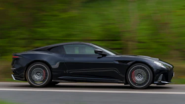 Aston Martin DBS 770 Ultimate – panning