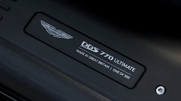 Aston Martin DBS 770 Ultimate – badge