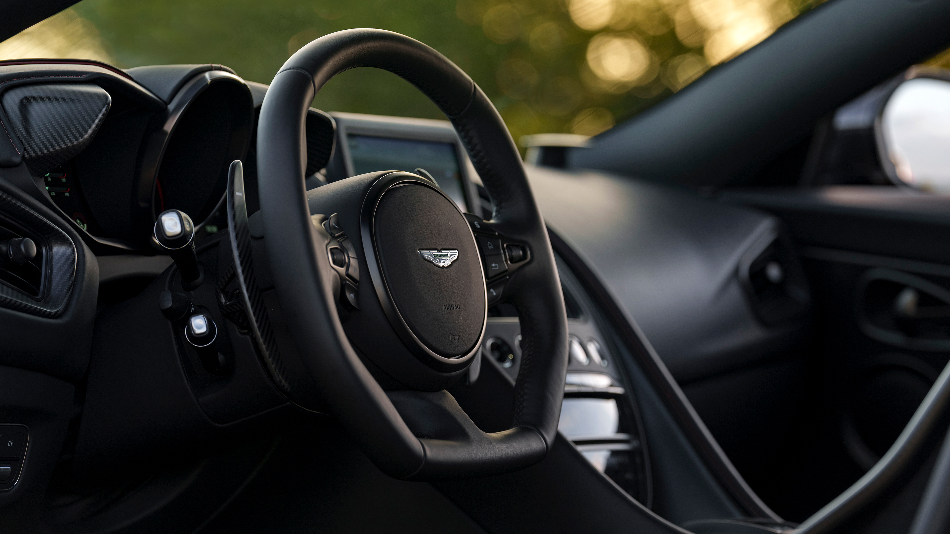 Aston Martin DBS 770 Ultimate – steering wheel