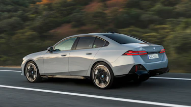 BMW 5-series – rear tracking