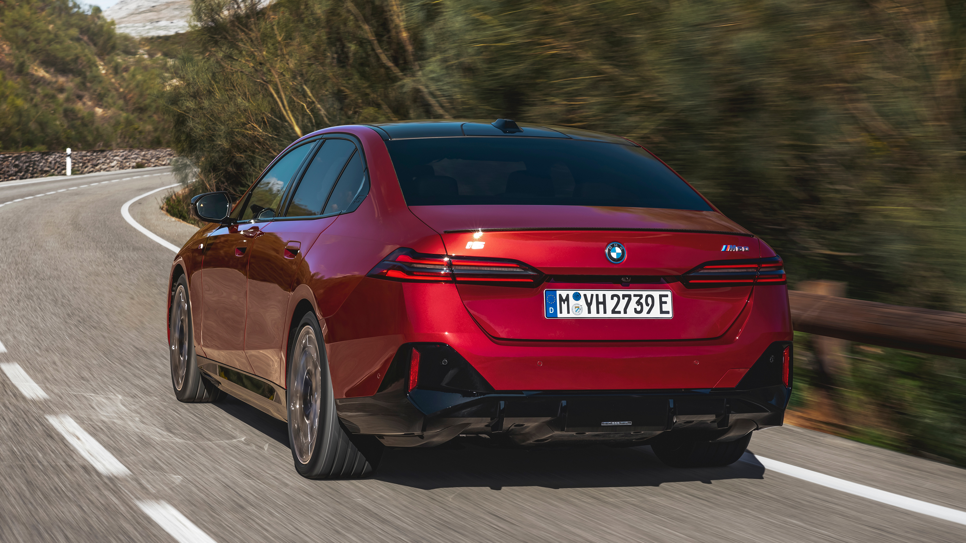 BMW i5 – rear tracking