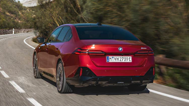 BMW i5 – rear tracking