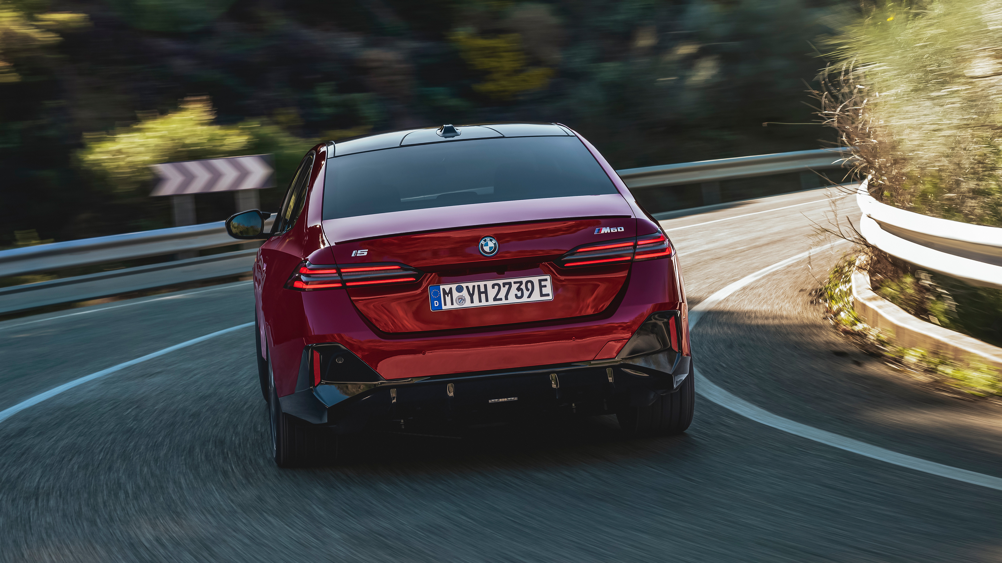 BMW i5 – rear corner