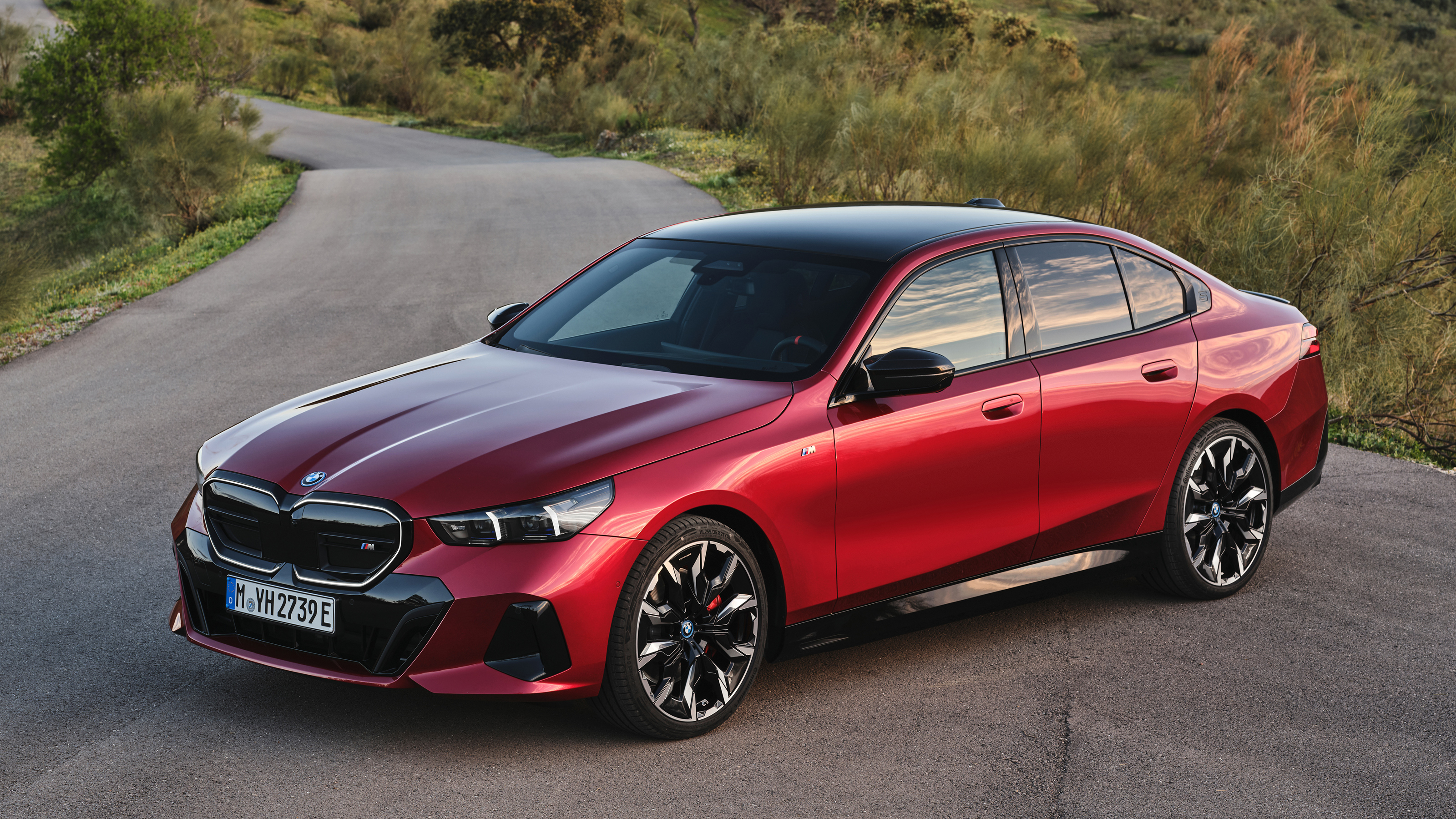 BMW i5 – front static