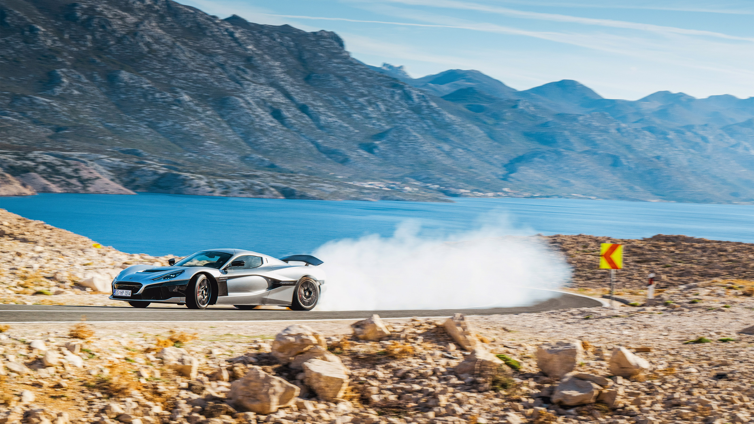 Bugatti Chiron Super Sport v Rimac Nevera