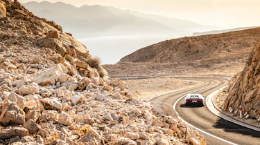 Bugatti Chiron Super Sport v Rimac Nevera