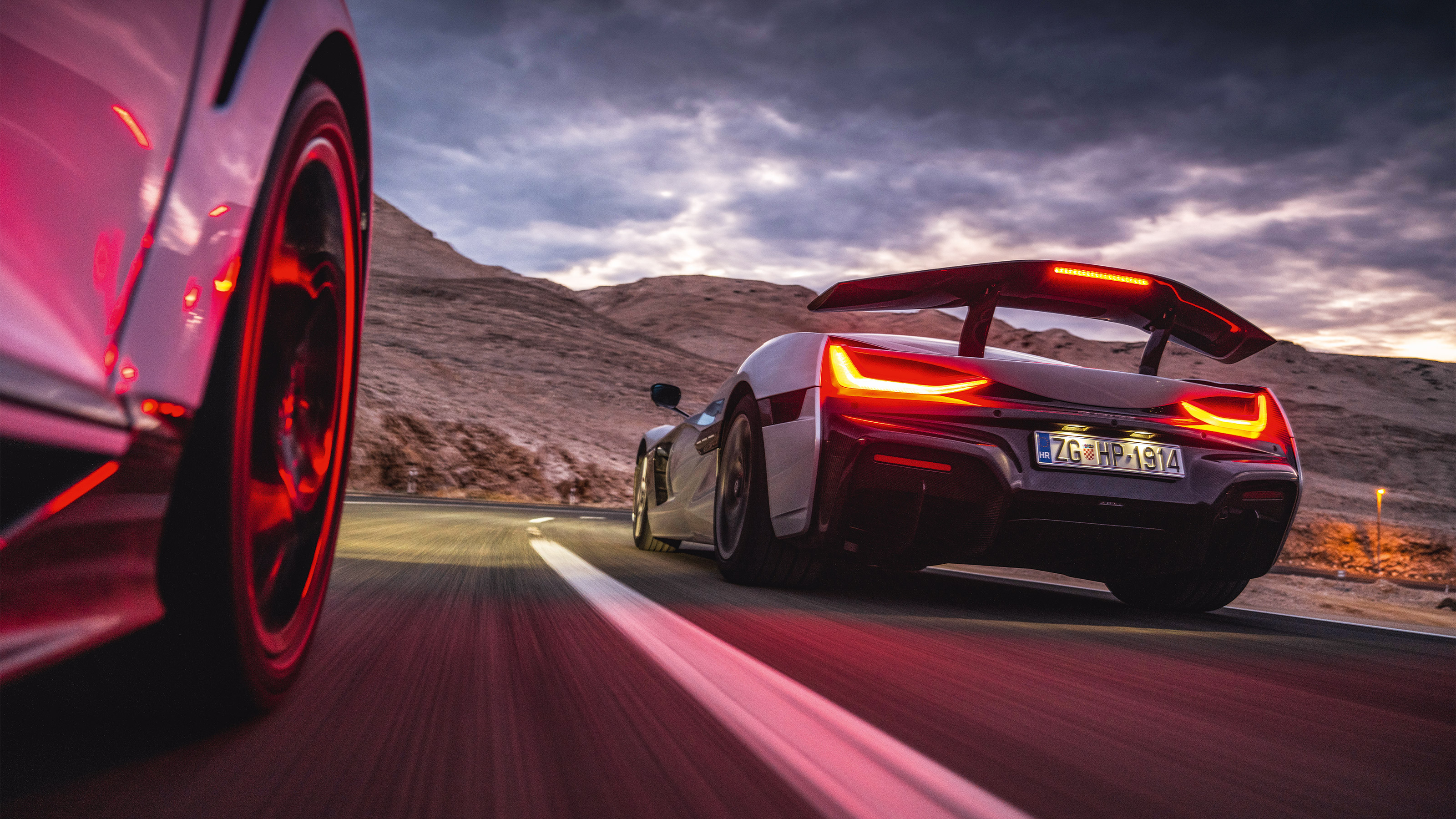 Bugatti Chiron Super Sport v Rimac Nevera