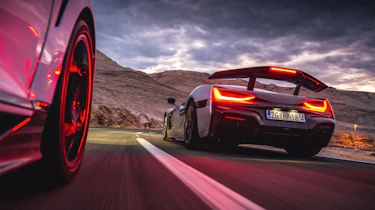 Bugatti Chiron Super Sport v Rimac Nevera