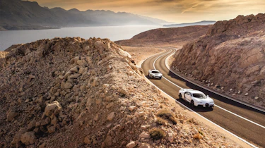 Bugatti Chiron Super Sport v Rimac Nevera