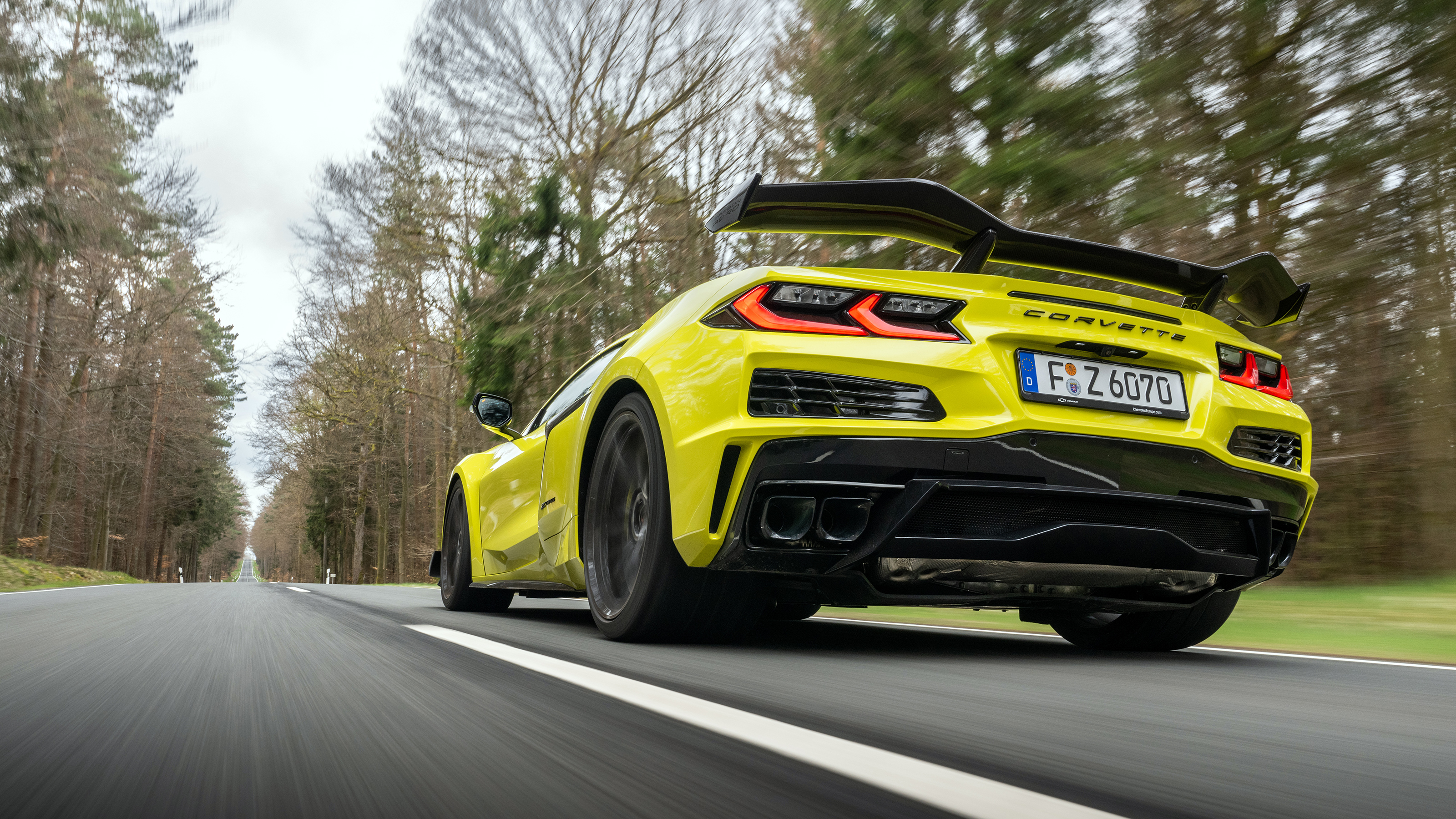 Chevrolet Corvette C8 Z06 – low rear tracking
