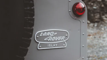 Land Rover Defender Islay Edition – rear badge