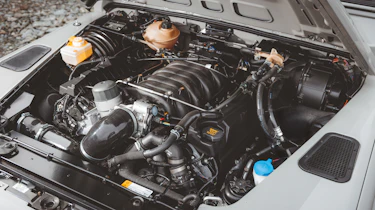 Land Rover Defender Islay Edition – engine