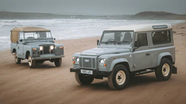 Land Rover Defender Islay Edition – twin static