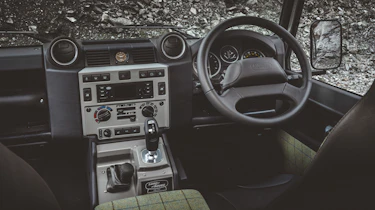 Land Rover Defender Islay Edition – dashboard