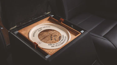 Land Rover Defender Islay Edition – centre armrest