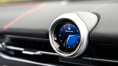 Maserati Grecale Trofeo – clock