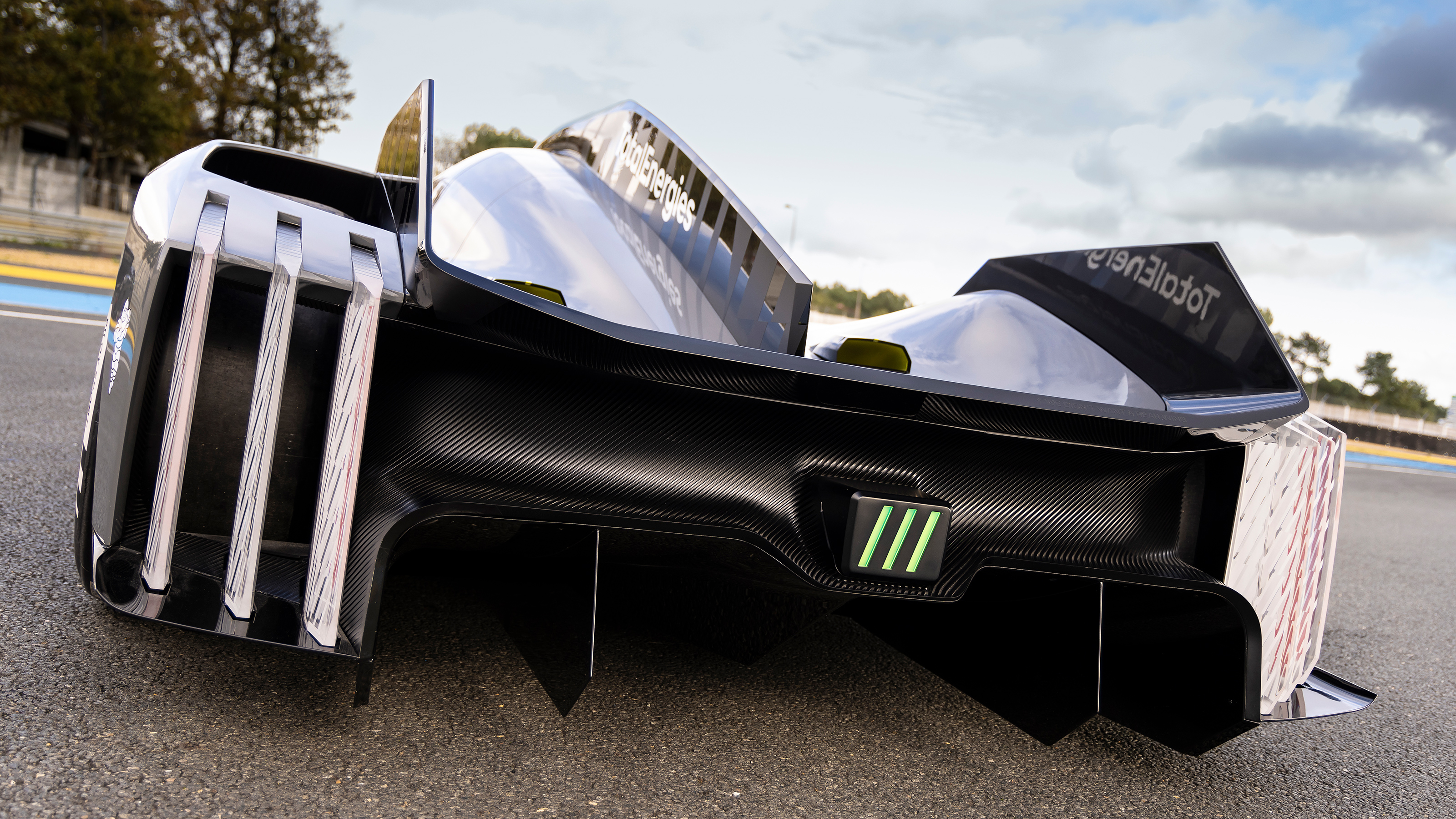 Peugeot 9X8 – diffuser