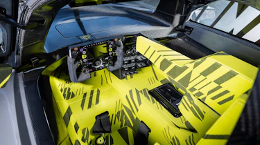 Peugeot 9X8 – interior