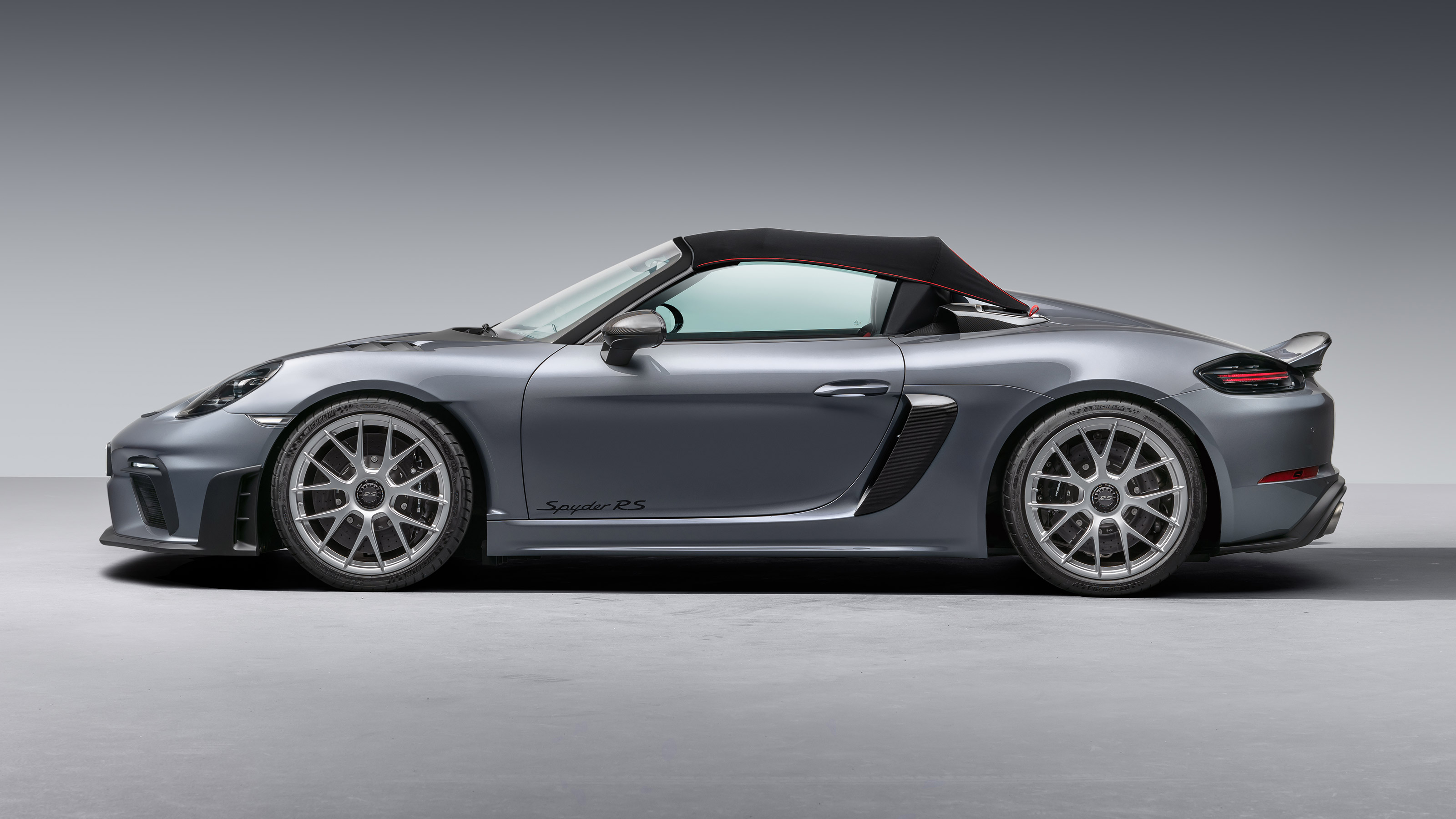 Porsche 718 Spyder RS
