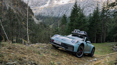 Porsche 911 Dakar – front off road