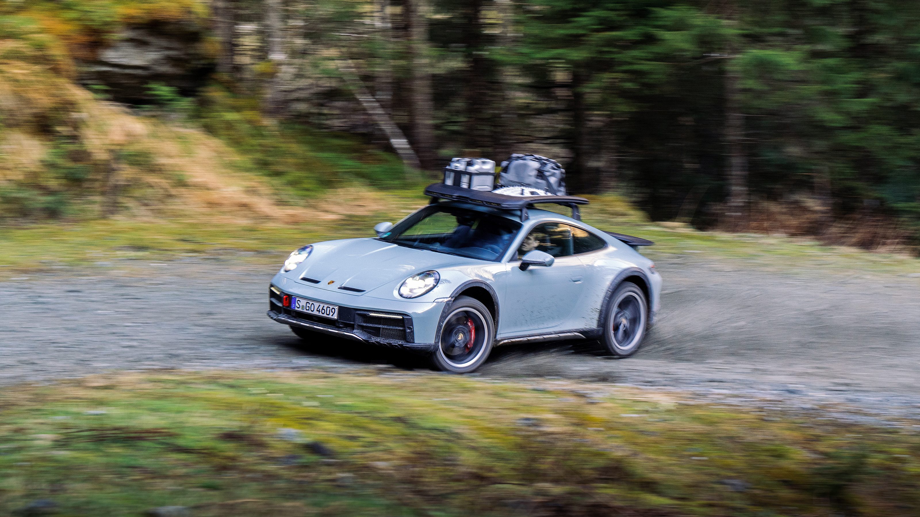 Porsche 911 Dakar – front action
